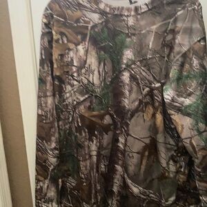 FINAL MARKDOWN Field & stream camo top Large